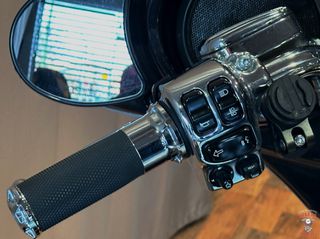 Harley Davidson Touring CVO Street Glide 2015-thumb-19