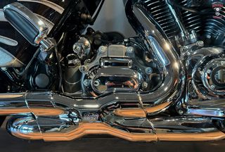 Harley Davidson Touring CVO Street Glide 2015-thumb-21