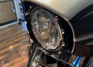 Harley Davidson Touring CVO Street Glide 2015-thumb-22