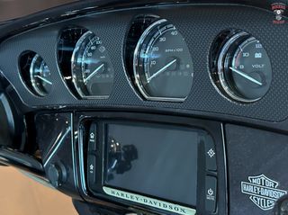 Harley Davidson Touring CVO Street Glide 2015-thumb-26