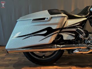 Harley Davidson Touring CVO Street Glide 2015-thumb-27