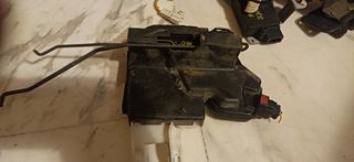 ΚΛΕΙΔΑΡΙΆ ΟΔΗΓΟΥ HYUNDAI SANTA FE 2000-2005