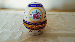 Αυγό IMPERIAL T. LIMOGES HAND PAINTED, FINE PORCELAIN GOLD 22K. Ύψος 7,5 εκατοστά