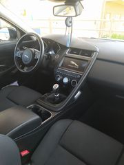 Jaguar E-Pace 2018-thumb-9
