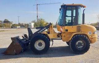 Φορτωτής Με Λάστιχα Volvo 2011 L30B