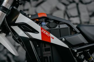Zero XB 2026 AM- ZF 2.4 KWH-thumb-5