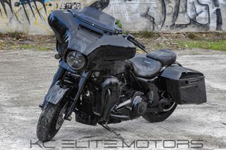Harley Davidson Street Glide 2020 CVO-thumb-2