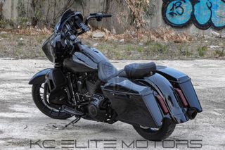 Harley Davidson Street Glide 2020 CVO-thumb-4