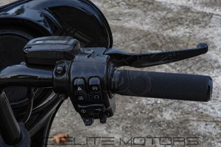 Harley Davidson Street Glide 2020 CVO-thumb-22