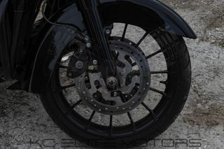 Harley Davidson Street Glide 2020 CVO-thumb-24