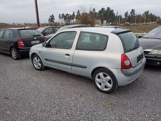 Renault Clio 2003 1.4 16V DYNAMIQUE-thumb-4