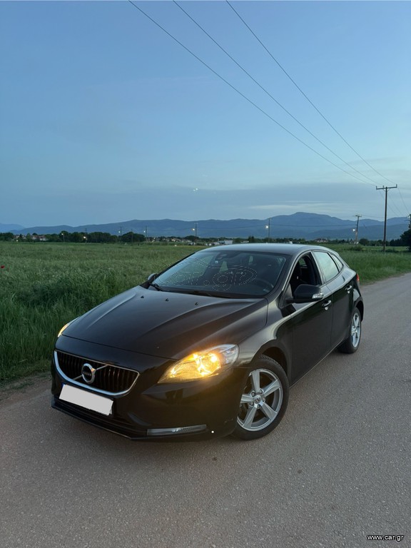Volvo V40 2018