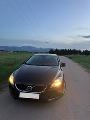 Volvo V40 2018-thumb-1