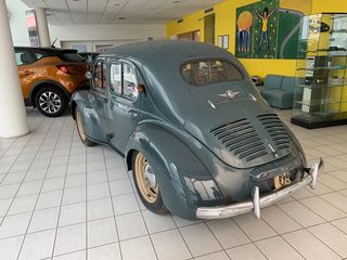 Renault 1950 4CV-thumb-5