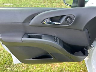 Opel Meriva 2016-thumb-11