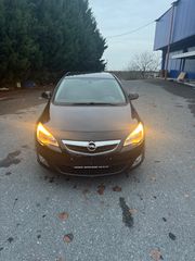 Opel Astra 2012 1.6.  Cosmos