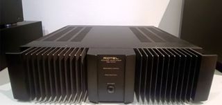 Τελικός ενισχυτής Rotel