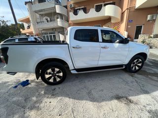Isuzu D-Max 2022-thumb-2