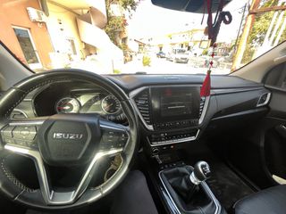 Isuzu D-Max 2022-thumb-4