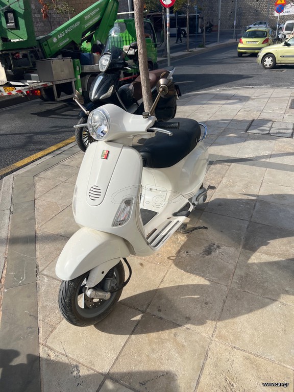 Car Gr Piaggio Vespa Lx