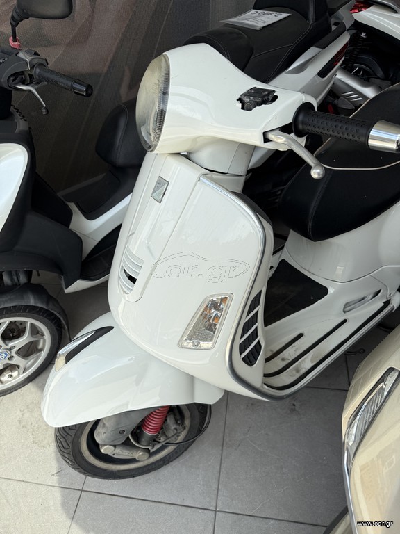 Piaggio Vespa GTS 300 2008
