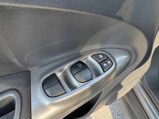 Nissan Juke 2012-thumb-25