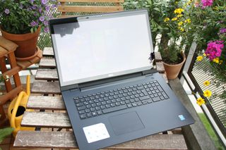 Dell Inspiron 17 5748 (17.3-inch) Laptop (P26E) i3-4030U/240GB SSD/8GB RAM/Win10