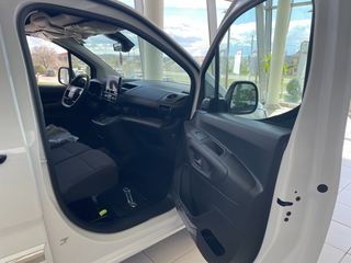 Φορτηγό Έως 7.5τ Toyota 2026 ΕΤΟΙΜΟΠΑΡΑΔΟΤΟ PROACE CITY 50KWH 136HP L2 ACTIVE-thumb-4