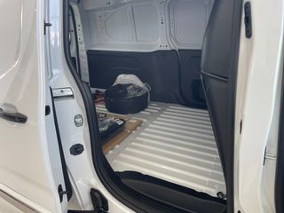 Φορτηγό Έως 7.5τ Toyota 2026 ΕΤΟΙΜΟΠΑΡΑΔΟΤΟ PROACE CITY 50KWH 136HP L2 ACTIVE-thumb-6
