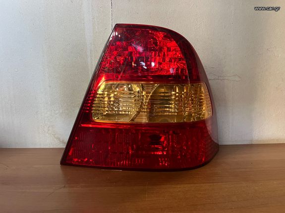 Φανάρι πίσω για Toyota Corolla sentan 00-02