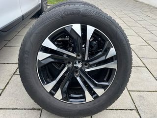 Peugeot 2008 225/60R17 2023