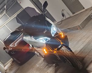 Honda Forza 750 2023