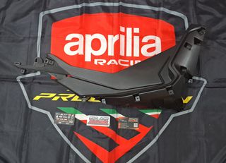 Πάτωμα Δεξι Για Aprilia SR GT 125-200cc 2021-2026 Μοντέλα Καινούργιο Γνήσιο