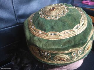 ΜΠΕΡΕΣ ΠΟΝΤΙΑΚΟΣ Παραδοσιακος ΣΥΛΛΕΚΤΙΚΟΣ ΧΕΙΡΟΠΟΙΗΤΟ  απο βελουδο με μικρα  μαργαριταρια εποχης 1960 70  Αν θέλετε δεστε όλες τις αγγελίες μου κάτω από το όνομα μου πατήστε κατω απο το ονομαμου