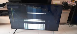 SAMSUNG 43'' ιντσών μοντελο:ue43tu8072u , σπασμενο πάνελ, για ανταλλακτικά.