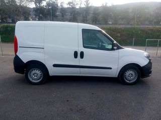 Κλούβα Fiat 2017 Doblo 1.3 M-Jet με πλαινη και χειροκίνητο σαζμαν-thumb-2