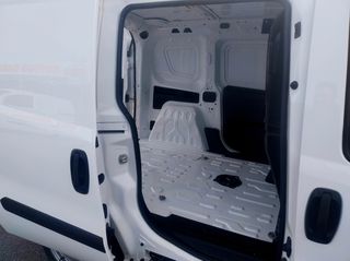Κλούβα Fiat 2017 Doblo 1.3 M-Jet με πλαινη και χειροκίνητο σαζμαν-thumb-9
