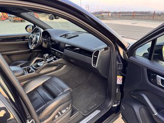 Porsche Cayenne 2020 HYBRID COUPE SPORT-thumb-12