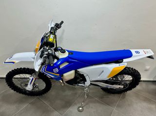Husqvarna TE 300 2025 HERITAGE-thumb-2