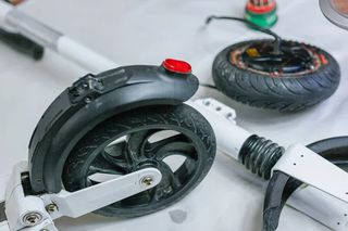 ΕΠΙΣΚΕΥΗ ΗΛΕΚΤΡΙΚΩΝ SCOOTER - ΠΑΤΙΝΙΩΝ (ΕΠΙΣΚΕΥΕΣ - ΑΝΑΚΑΤΑΣΚΕΥΗ ΜΠΑΤΑΡΙΩΝ)-thumb-3