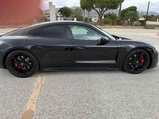 Porsche Taycan 2023 GTS