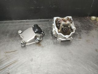 ΚΕΦΑΛΗ & ΚΑΠΑΚΙ PIAGGIO BEVERLY 250 (ΛΕΙΠΟΥΝ ΒΑΛΒΙΔΕΣ ΕΙΣΑΓΩΓΗΣ)