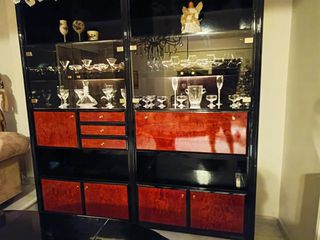 Συνθετο τραπεζαριας με φωτισμο απο ξυλο καρυδιας/τριανταφυλλιας + τραπεζι τραπεζαριας απο ξυλο καρυδιας