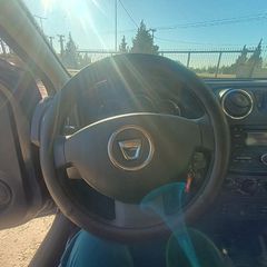Dacia Sandero 2016-thumb-15