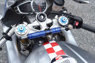 Toby αμορτισέρ Τιμονιού "Road" και "Racing" για Triumph 675 Daytona 2013 - 2016