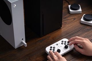 8BitDo Lite SE 2.4G Wireless Controller for Xbox / Xbox Series X-thumb-1