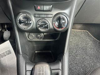Peugeot 208 2015-thumb-12