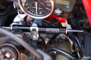 Toby αμορτισέρ Τιμονιού "Road" και "Racing" για Yamaha YZF-R1 2004 - 2008