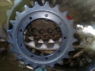 Ραουλα, Σπροκετ για Bobcat, CAT, Gehl, Hitachi, Komatsu, Kobelco, IHI, Takeuchi, Terex, Schaeff, Yanmar, χωματουργικα Μηχανηματα Εργων-thumb-52