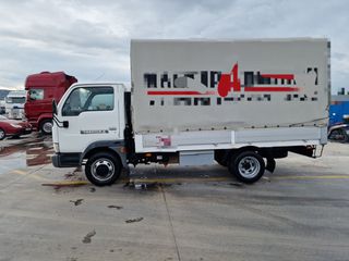 Καρότσα Nissan 2005 Αγοράζω φορτηγά μηχανήματα